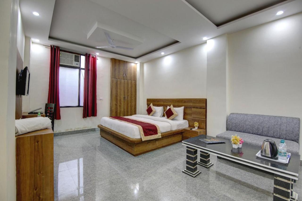 Hotel Premier Noida 135 Exterior foto